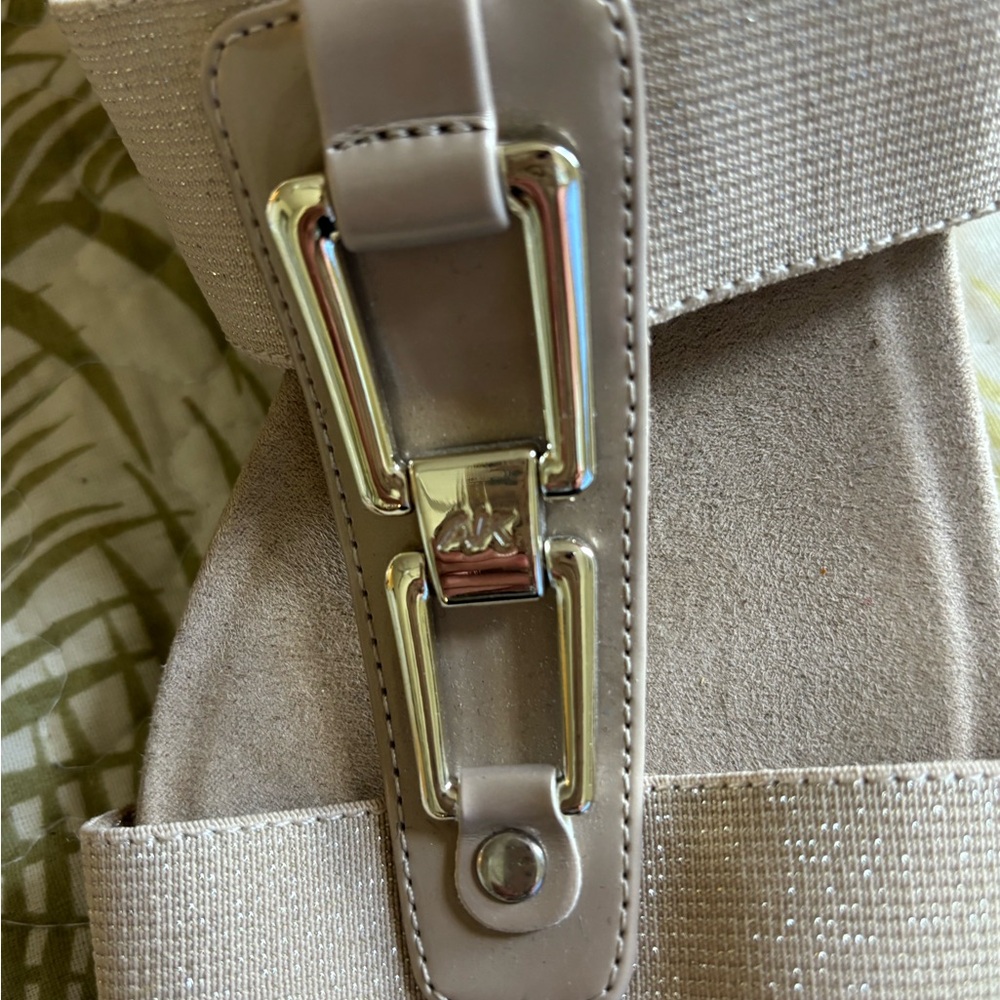 Anne Klein Beige Wedge Sandals with Silver Details 9.5M - Picture 4 of 5